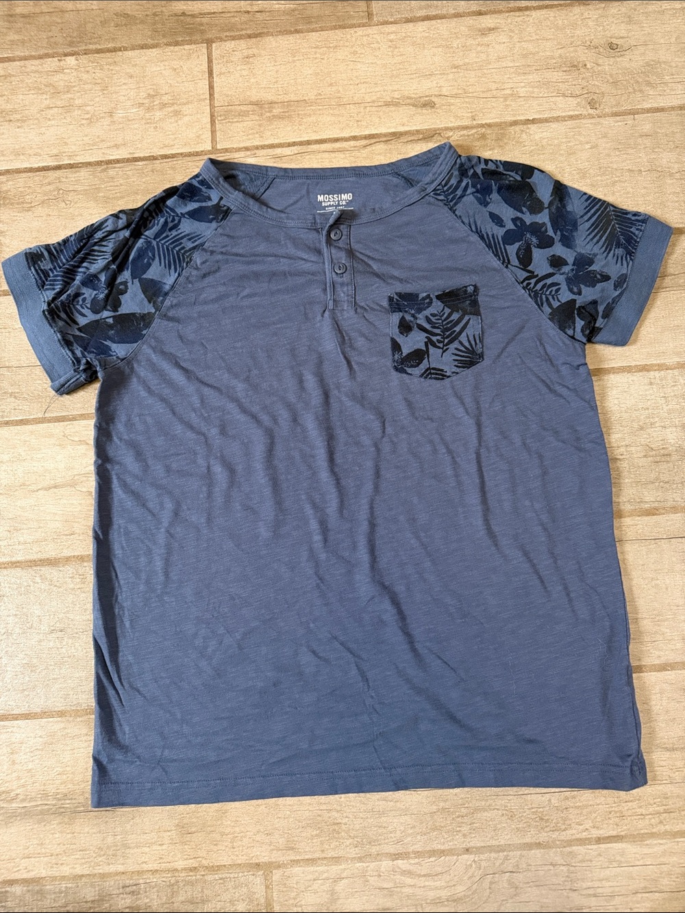 Mossimo Men’s Blue Floral Raglan Henley Shirt L